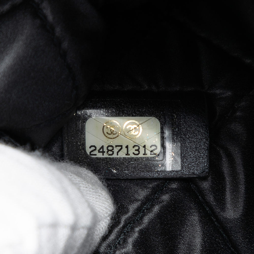 Pre-Loved Chanel Medium CC Quilted Caviar O Case Clutch - Picture 6 of 8
